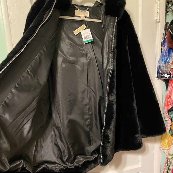 SOLD-Michael Kors faux fur coat - Picture 4 of 11